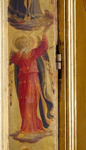 Engel spielt eine Trompete (Detail) von Fra Angelico