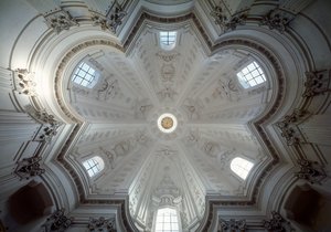 Innenansicht der Kuppel der Kirche St. Ivo alla Sapienza von Francesco Borromini