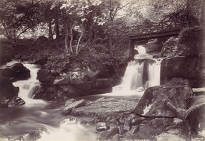 Glen Lun. Die rustikale Brücke