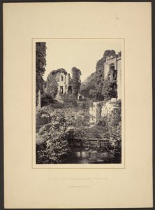 Raglan Castle, Blick Richtung Fountain Court von Francis Bedford