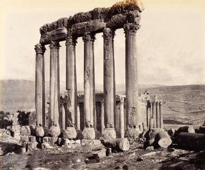 Ruinen des Sonnentempels und des Jupiter-Tempels, Baalbek von Francis Bedford