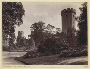 Warwick Castle, vom äußeren Hof, 1860-94 von Francis Bedford