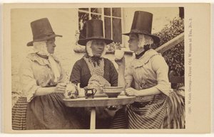 Walisische Gruppe - Drei alte Frauen beim Tee, Nr. 2 von Francis Bedford