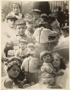 Fotomontage von Kindern von Francis Bruguière