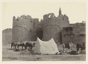 Blick auf Bab al-Azab, Tor zur Zitadelle von Kairo von Francis Frith
