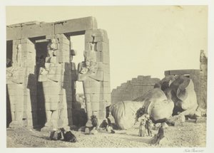 Osiride-Säulen und großer gefallener Koloss im Memnonium, Theben