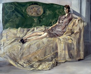 Frau auf dem Sofa