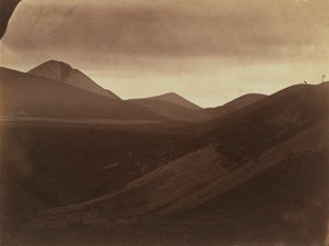 Dunkle Landschaft mit Hügeln von Frank Chauvassaignes