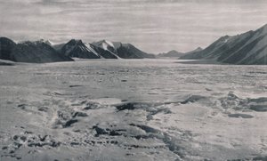 Ein Auslassgletschertal, vollständig mit Eis gefüllt, ca. 1911, 1913 von Frank Debenham