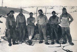 Leutnant Campbells Gruppe bei ihrer Rückkehr nach Cape Evans, 7. November 1912, 1913