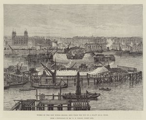 Arbeiten an der neuen Tower Bridge, gesehen von der Spitze eines 100 Fuß hohen Schachts von Frank Watkins