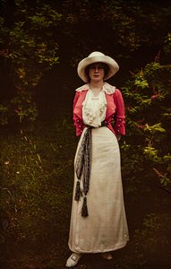 Frühe Farbauftochromaufnahme um 1916, Porträt einer Frau, wahrscheinlich Mrs. F.P. Knott. von Franklin Price Knott