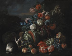 Steinbasis mit Blumen und Früchten