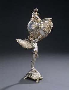 Ein W.M.F. galvanisiertes bronzenes skulpturales Blumenhalter, entworfen von Franz von Stuck, modelliert als geflügelter Jüngling auf einer Schildkröte stehend, eine Nautilus-Schale hochhaltend, ca. 1906 von Franz von Stuck