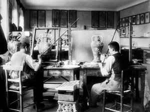 Dekorateure in der Ginori-Fabrik in Doccia bei Florenz, 1937