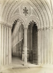 Ely Cathedral: Galilee Porch, Tür zum Kirchenschiff