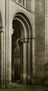 Ely-Kathedrale: Kirchenschiff, Südwestecke von Frederick H. Evans