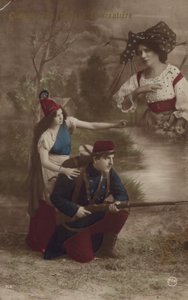 Ein Soldat wird von der Freiheit geführt und denkt an Zuhause von French Photographer