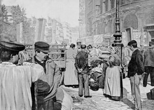 Ecke des Marktes nahe der Kirche Saint Eustache, Les Halles, Paris, 1896 von French Photographer