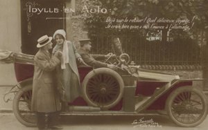 Paar mit einem Auto von French Photographer