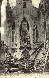 Beschädigtes Innere der Kirche Saint-Sacrement, Arras, Frankreich, Erster Weltkrieg von French Photographer
