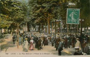 Lyon, La Place Bellecour zur Musikstunde von French Photographer
