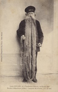 Mann mit extrem langem Bart von French Photographer