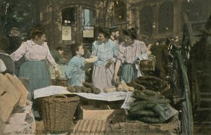 Marktstand in Les Halles in Paris, Frankreich von French Photographer