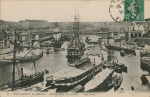 Militärhafen in Brest, Frankreich von French Photographer