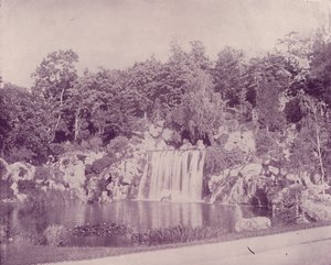 Paris: Große Kaskade im Bois de Boulogne von French Photographer