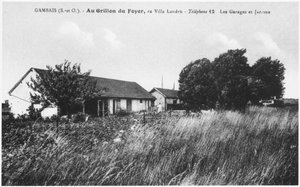 Postkarte, die das Haus von Henri Desire Landru (1869-1922) in Gambais zeigt von French Photographer