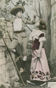 Postkarte mit zwei Mädchen in Kostümen mit Kirschen, gesendet im Jahr 1913