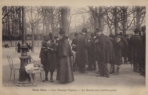 Briefmarkenmarkt auf den Champs-Elysées, Paris von French Photographer