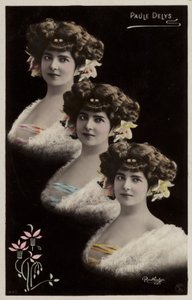 Drei identische Frauenköpfe von French Photographer