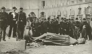 Vendome-Säule nach dem Abriss am 16. Mai 1871 von French Photographer