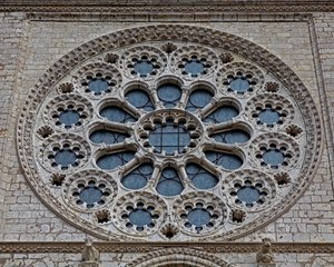 Außenansicht des westlichen Rosettenfensters