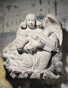 Engel-Musiker, der ein Saiteninstrument spielt (Basrelief)