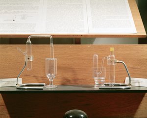 Gerät verwendet von Jean Frédéric (1900-58) und Irène Joliot-Curie (1897-1956) zur Entdeckung der künstlichen Radioaktivität, ca. 1934