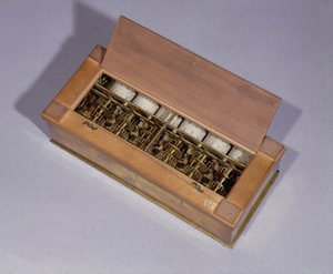 Rechenmaschine erfunden von Blaise Pascal (1623-62) im Jahr 1642 (Holz & Metall)