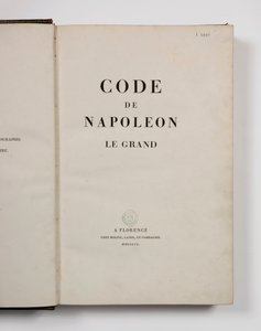 Code Napoléon des Großen, aufgeschlagen auf der Titelseite, veröffentlicht in Florenz, Molini, Landi et Cie, 1809