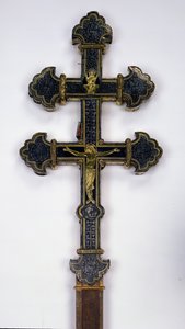 Kreuz, aus der Abtei Clairmarais (Gold eingelegt mit Halbedelsteinen)