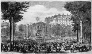 Dekoration des Rond Point des Champs Elysees in Paris für das Fest am 15. August