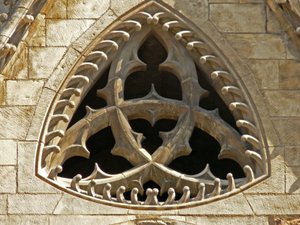 Rosette Trefoil an der Westfassade