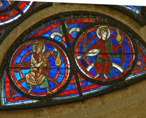 Detail des Ostrosenfensters mit zwei Ältesten der Apokalypse von French School