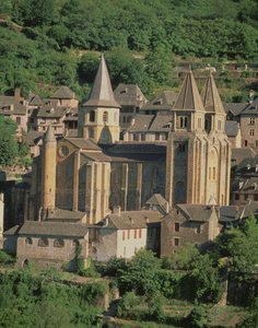 Außenansicht, begonnen von Abt Odolric um ca. 1050 von French School