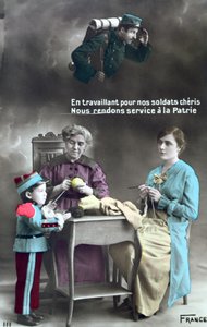 Französische patriotische Postkarte, die die Rolle der Frauen während des Ersten Weltkriegs 1914-18 darstellt, 1915