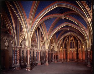 Innere Ansicht der unteren Kapelle der Heiligen Kapelle (1245 - 1248) in Paris, Frankreich