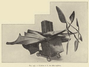 Das Flugzeug Nr. 3, die Flügel eingeklappt von French School
