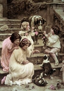 Kleine Kinder spielen mit Hunden. Kolorierte Postkarte aus dem frühen 20. Jahrhundert (Foto) von French School
