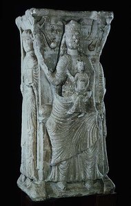 Madonna mit Kind, Relief von einem rechteckigen Pfeiler von French School
